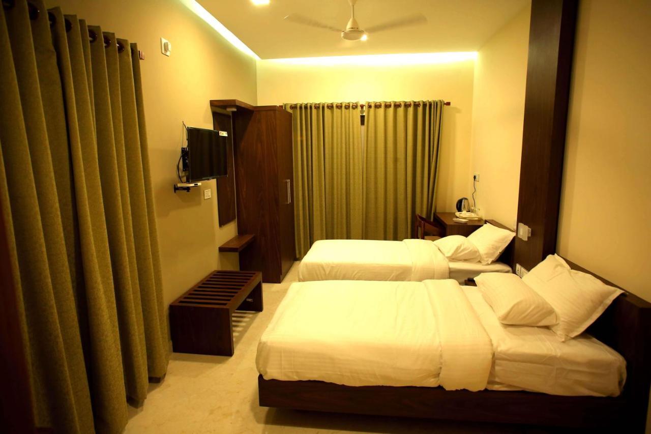Kira Palace Residency Hotel Ernakulam Exterior foto