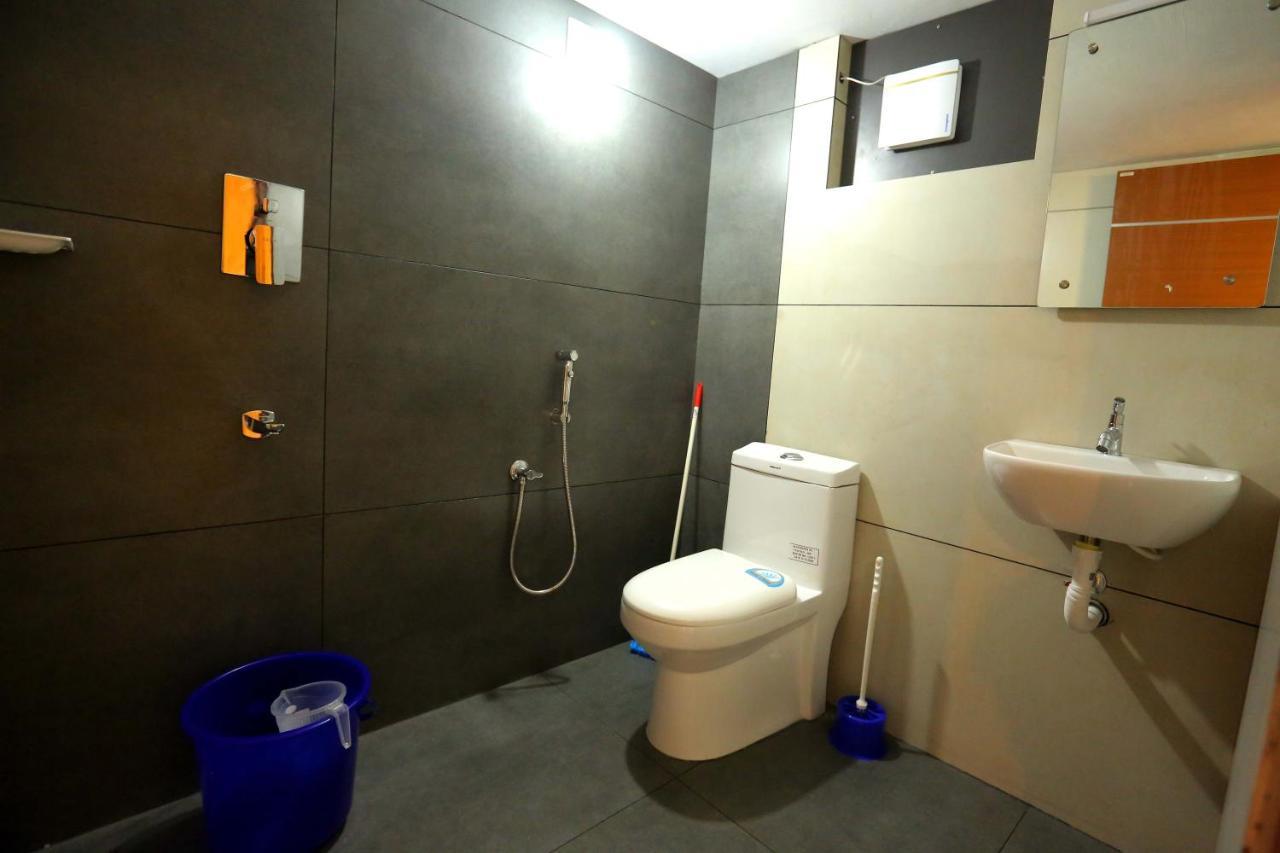 Kira Palace Residency Hotel Ernakulam Exterior foto