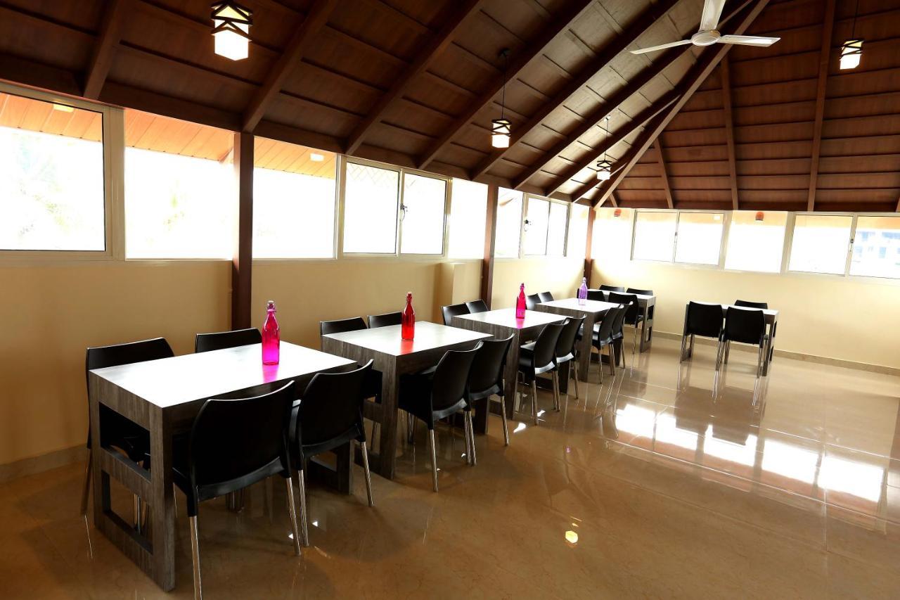 Kira Palace Residency Hotel Ernakulam Exterior foto