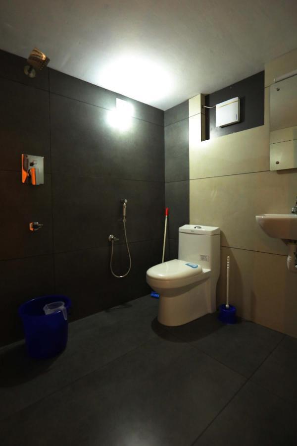 Kira Palace Residency Hotel Ernakulam Exterior foto