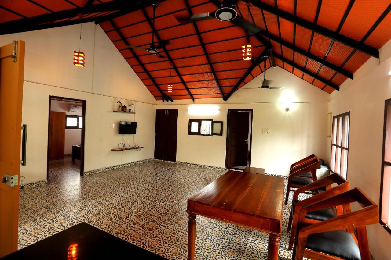 Kira Palace Residency Hotel Ernakulam Exterior foto