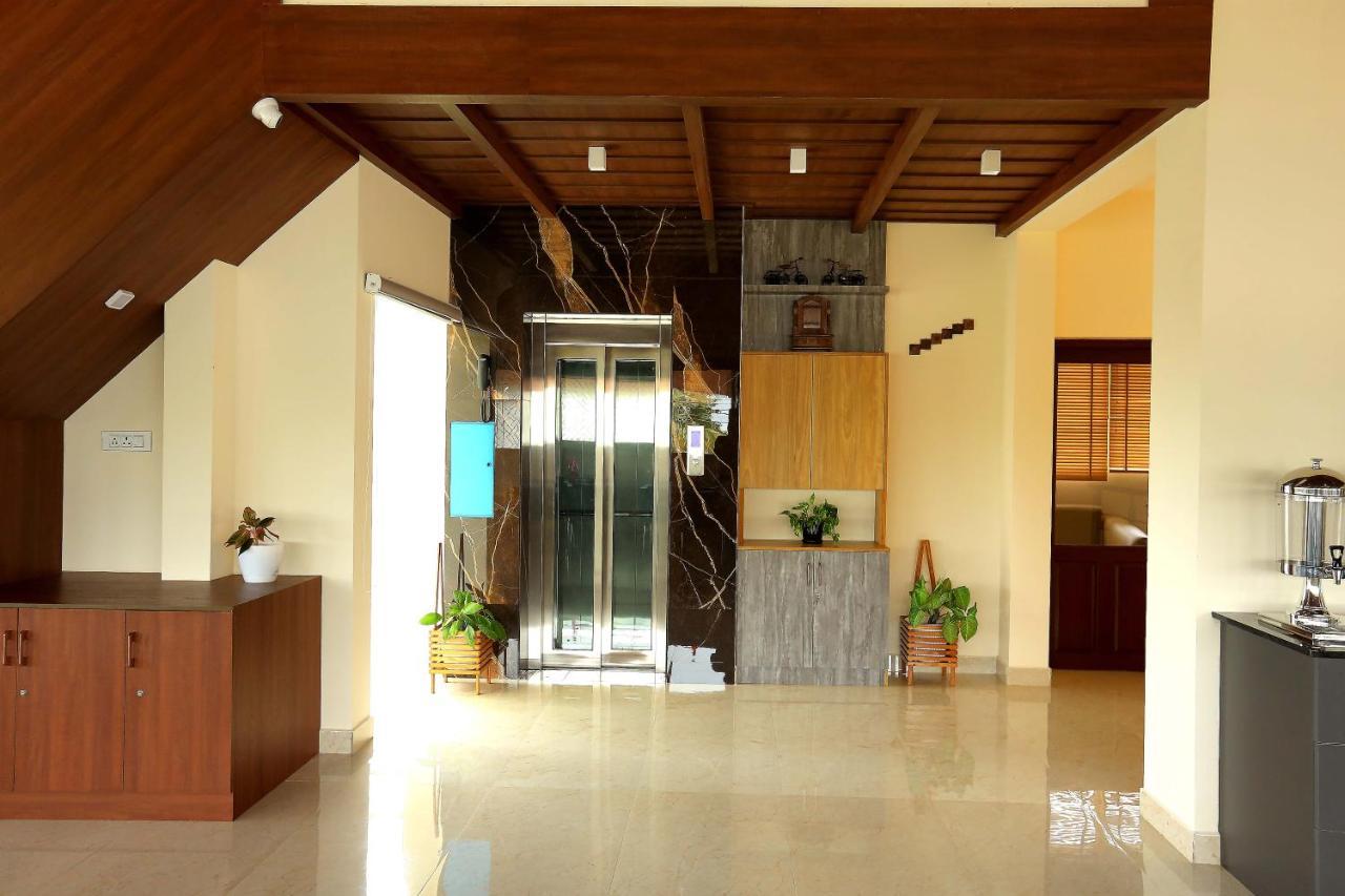 Kira Palace Residency Hotel Ernakulam Exterior foto